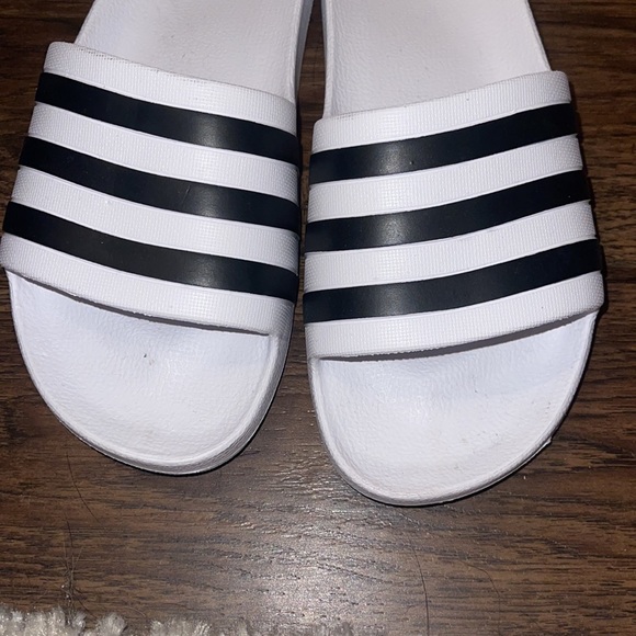 Adidas slides - Picture 3 of 3